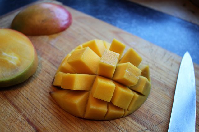  Cut the mango – it’s that easy